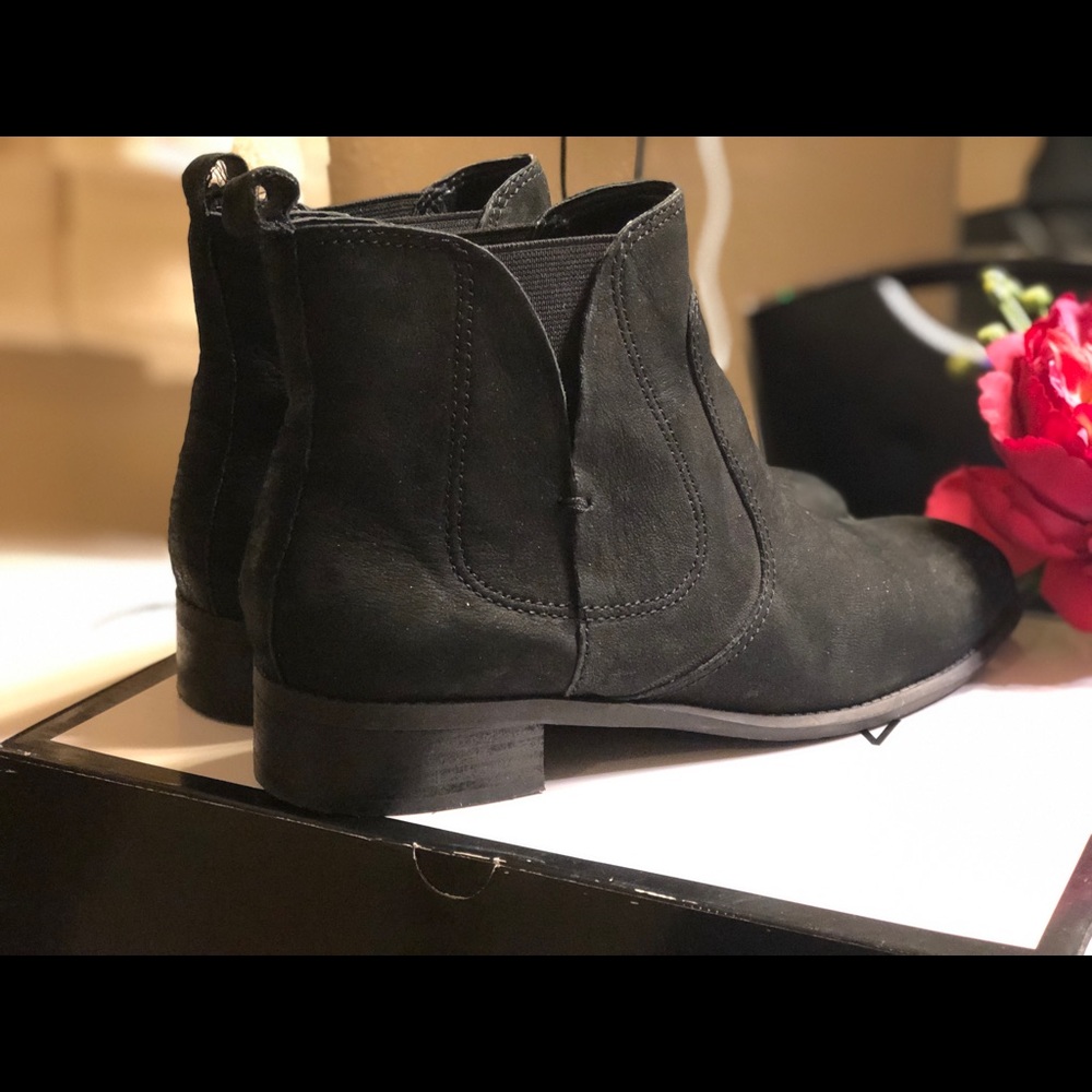 Nine West Black Chelsea Booties